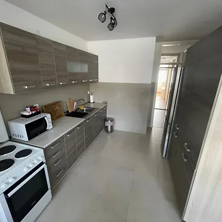 Deluxe * Novi Travnik